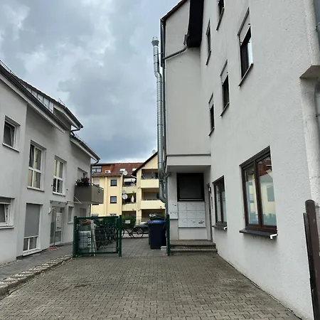 Wohlfuehlwohnung In - Zentral Und Entspannt Apartman *
