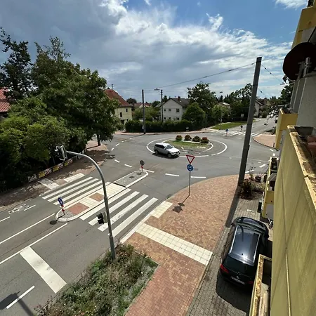 Wohlfuehlwohnung In - Zentral Und Entspannt Apartman