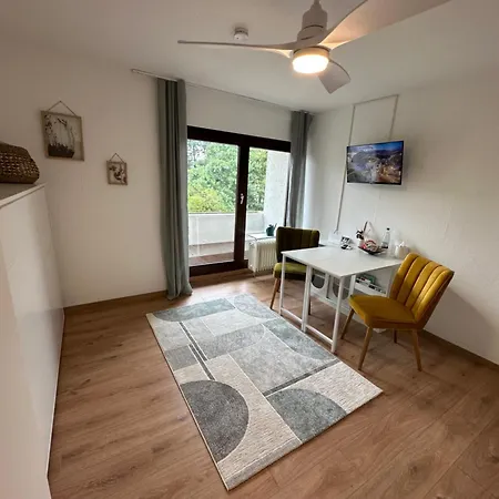 Wohlfuehlwohnung In - Zentral Und Entspannt Apartman *